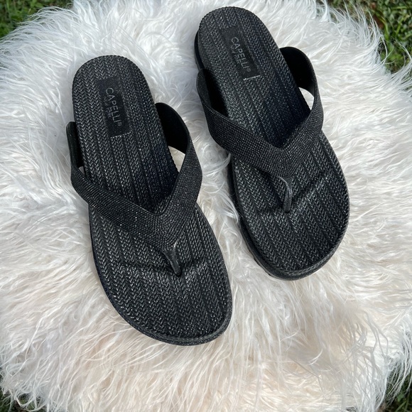 Capelli of New York | Shoes | Capelli New York Flip Flops Size 9 | Poshmark